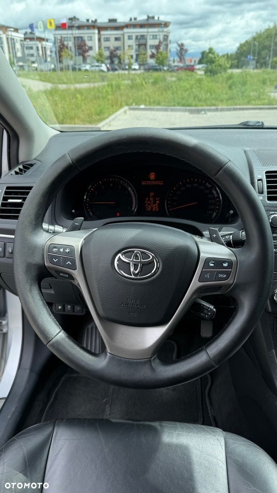 Toyota Avensis 2.0 Prestige MS - 12