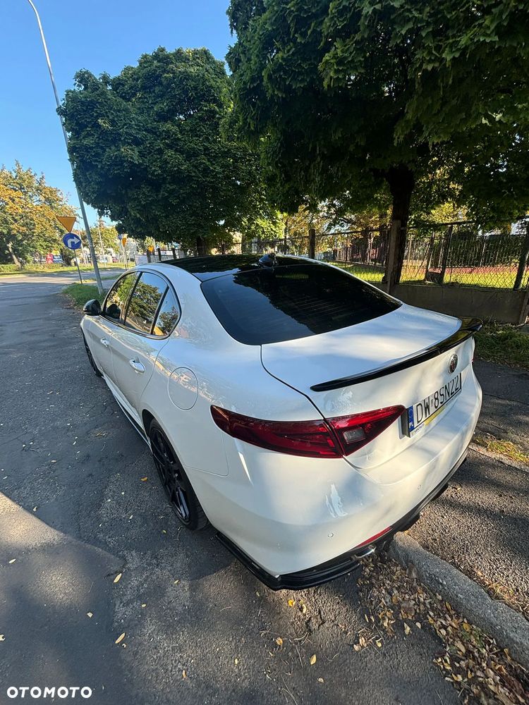 Alfa Romeo Giulia 2.0 Turbo 16V AT8 Veloce - 12