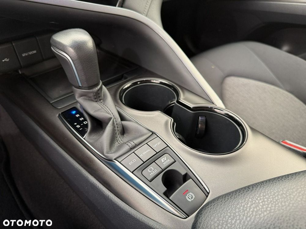Toyota Camry - 19