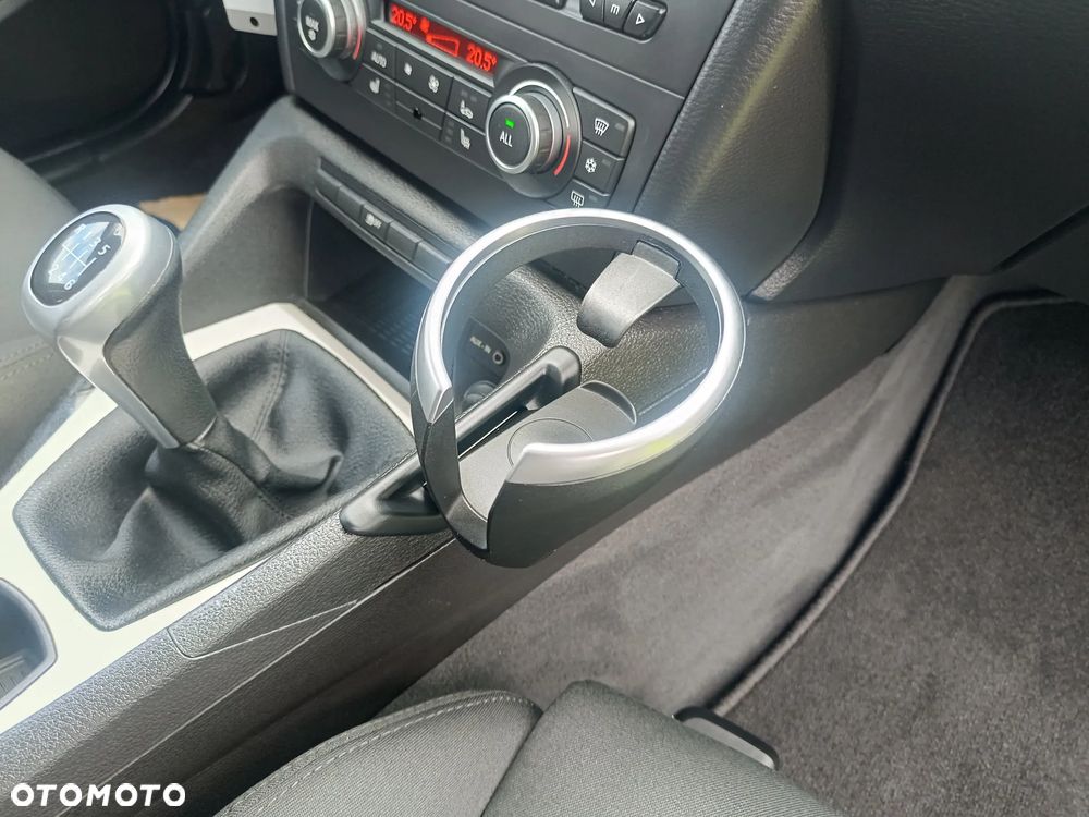 BMW X1 sDrive18i - 27