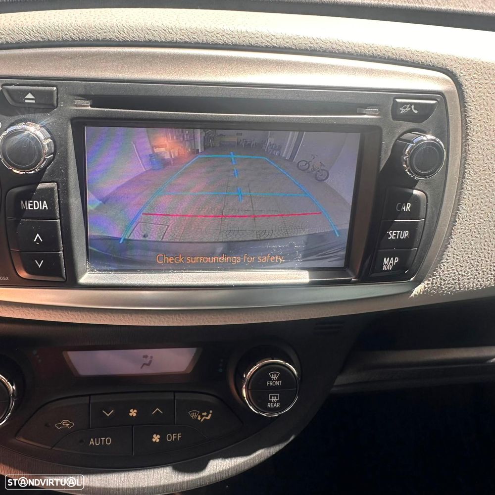 Toyota Yaris 1.5 HSD Sport+P.Luxury - 12