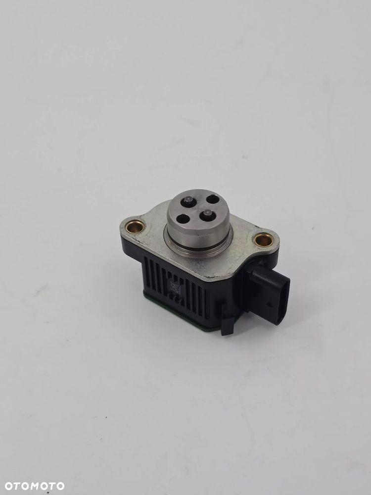 ORYGINALNY ELEKTROMAGNES PODNOSZĄCY MERCEDES M177 4.0 V8 BTURBO A1779821800