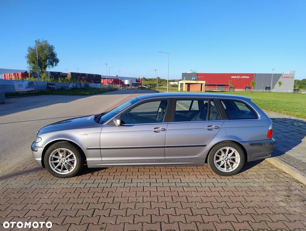 BMW Seria 3 320i Touring - 2