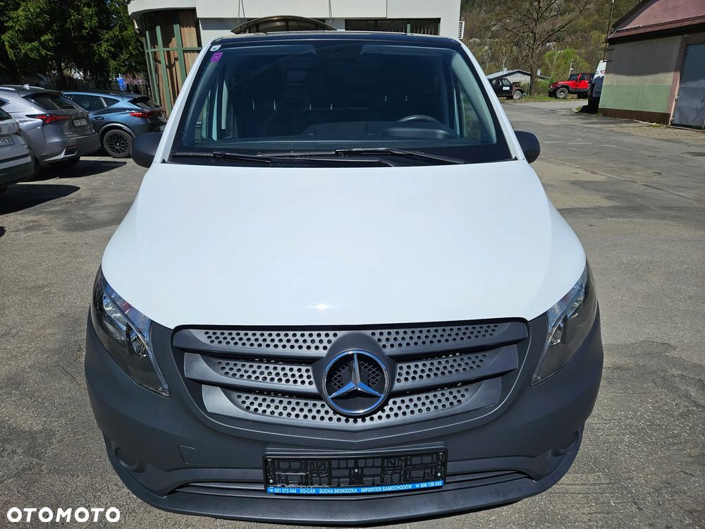 Mercedes-Benz VITO 4X4 LONG KLIMA AUTOMAT REJ.02 2021 3OSOBOWY CIEŻAROWY - 7