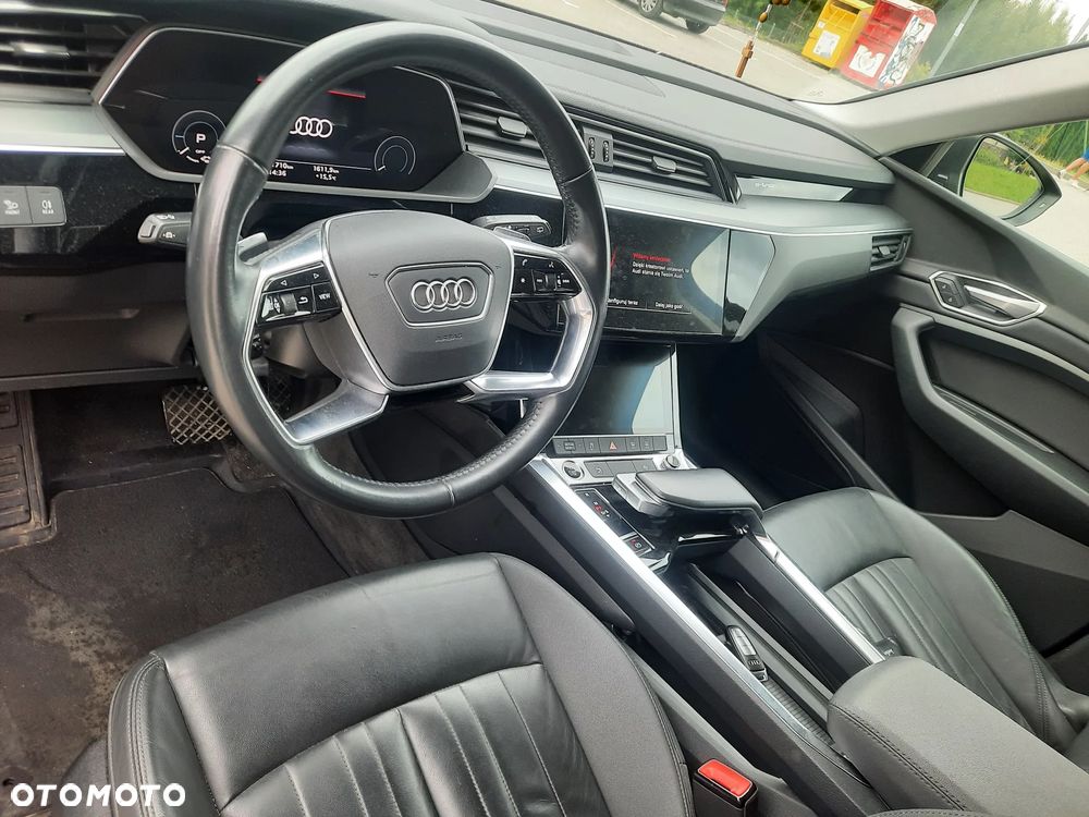 Audi e-tron - 11