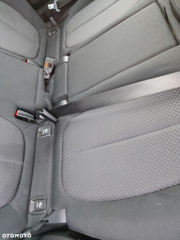 BMW Seria 2 216d - 7
