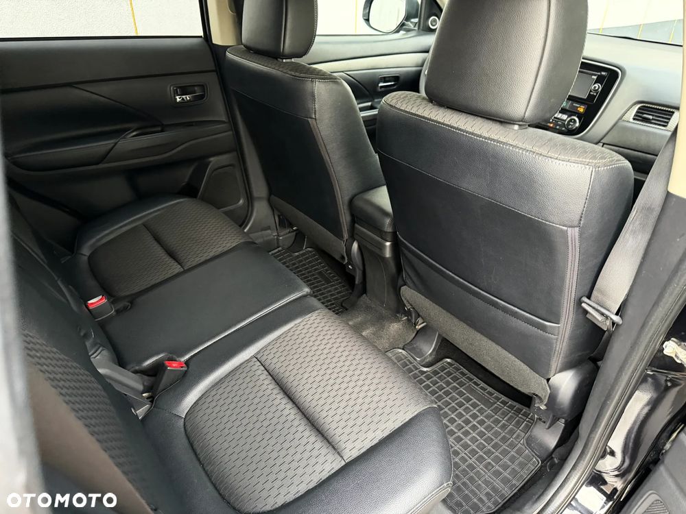 Mitsubishi Outlander 2.0 Intense + 4WD CVT - 12