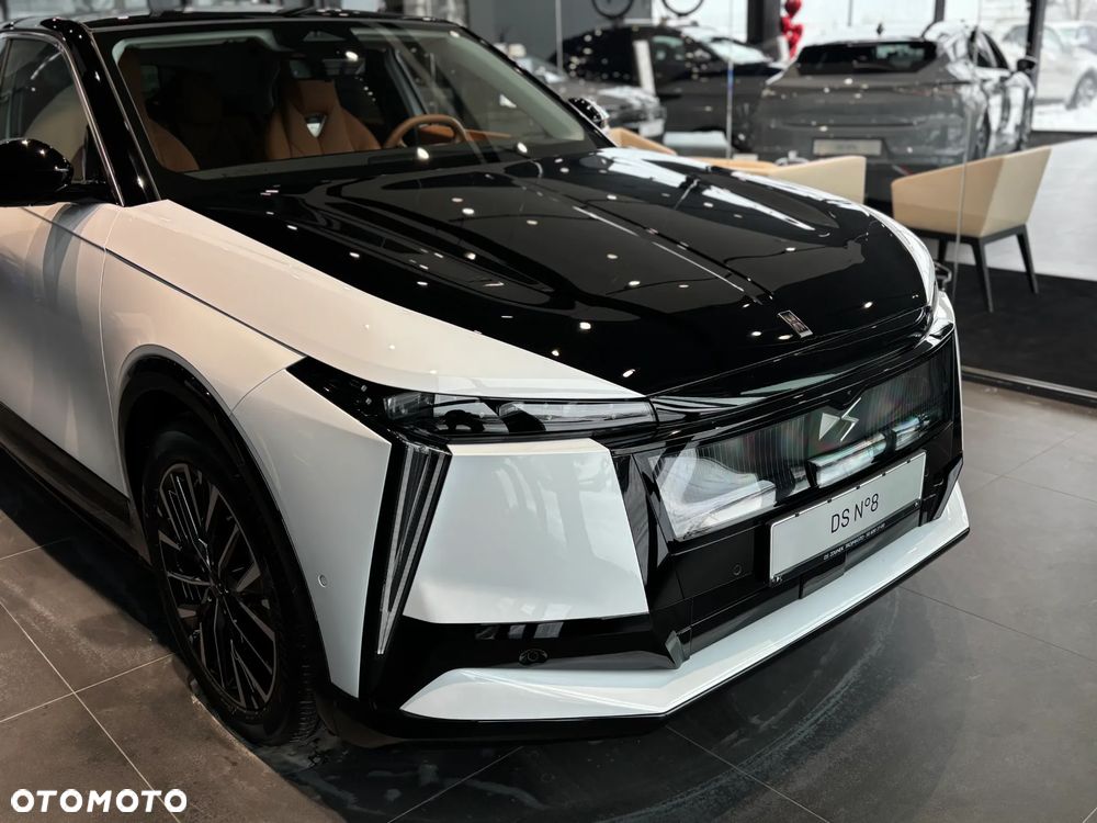 DS Automobiles N°8 - 4