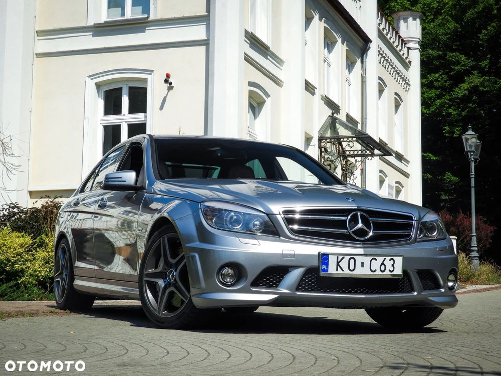 Mercedes-Benz Klasa C 63 AMG - 9