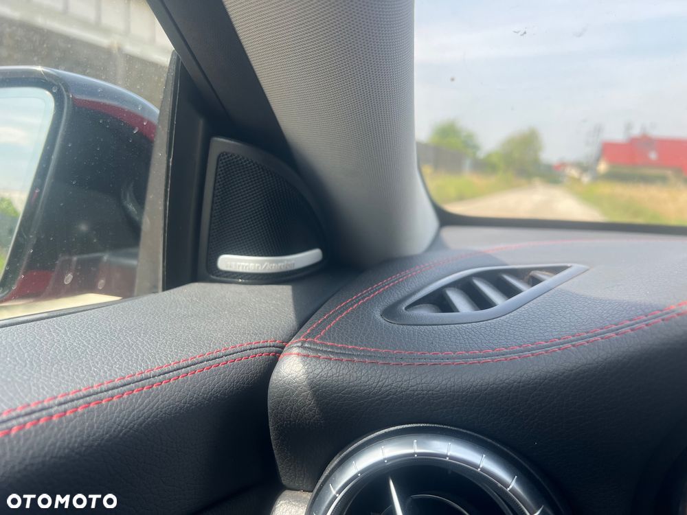 Mercedes-Benz CLA 200 7G-DCT UrbanStyle Edition - 23