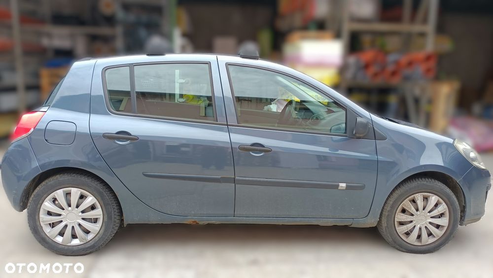 Renault Clio - 1