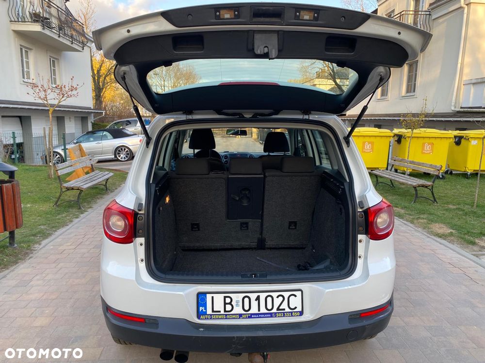 Volkswagen Tiguan 2.0 TDI DPF BlueMotion Technology Trend & Fun - 16