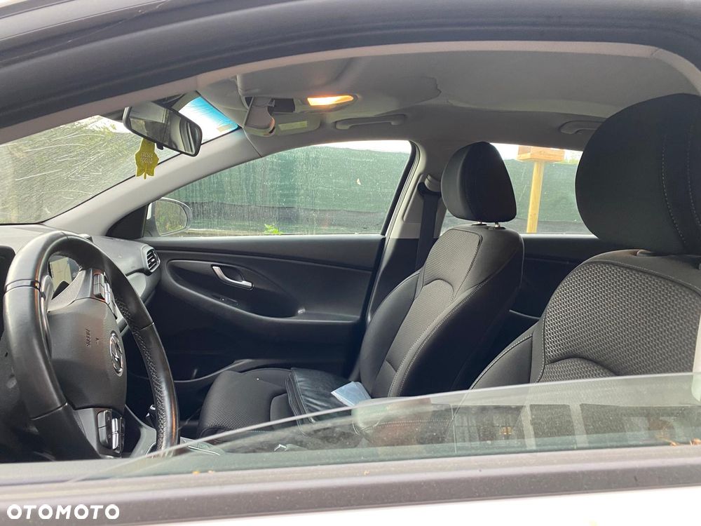 Hyundai i30 1.6 CRDI DCT Premium - 9