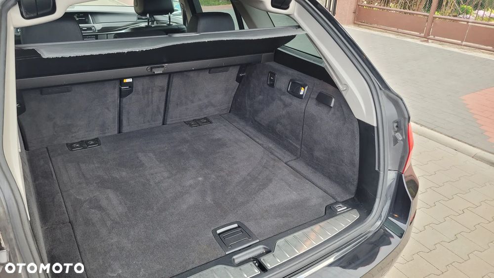 BMW Seria 5 520d Luxury Line - 33