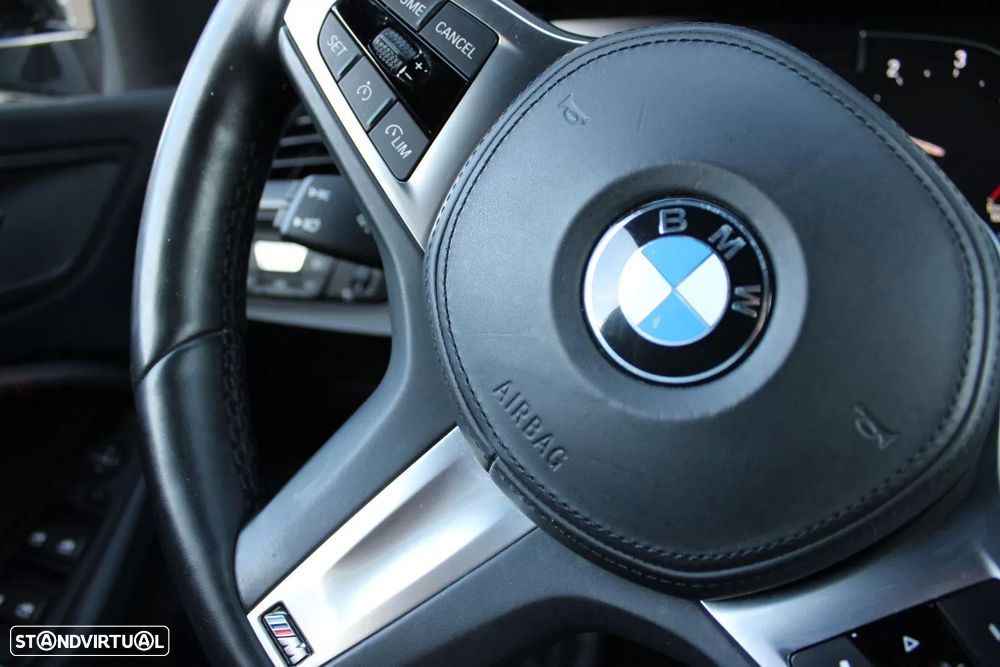 BMW 116 d Pack Desportivo M Auto - 27