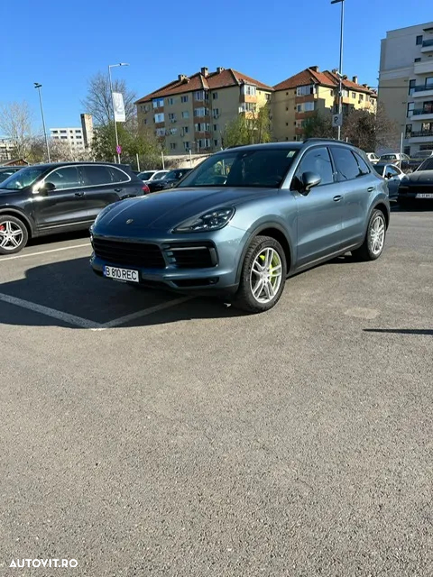 Porsche Cayenne - 5