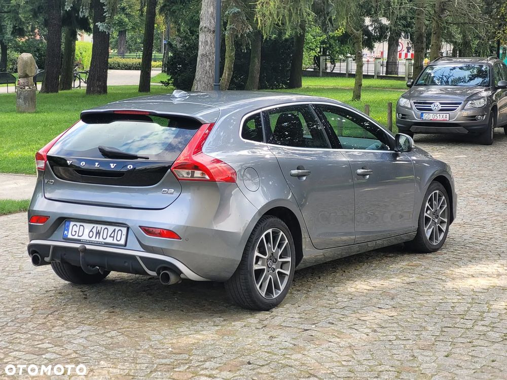 Volvo V40 D2 Drive-E R-Design Momentum - 6