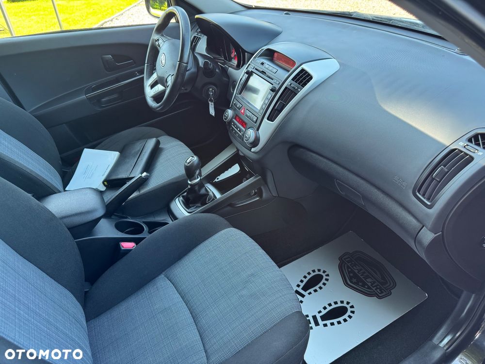 Kia Ceed - 15