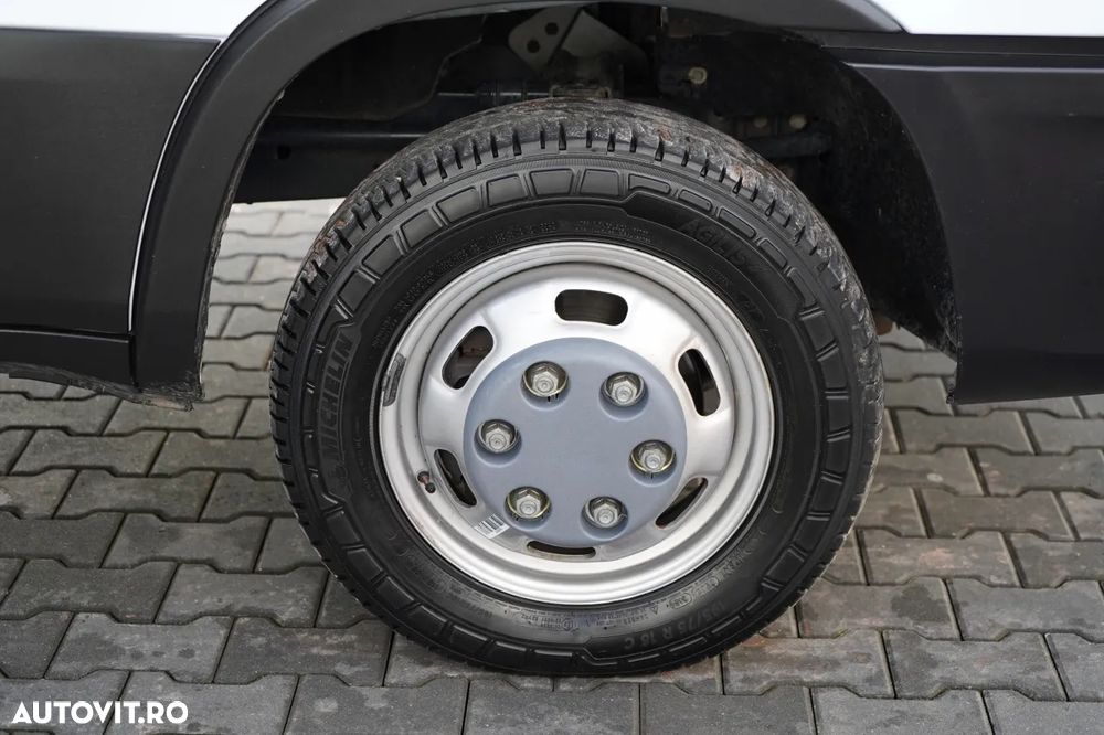 Iveco DAILY 35-160 / 4.2 M CONTAINER / LIFT / TWIN GVWR: 3500 KG / 2022 - 16