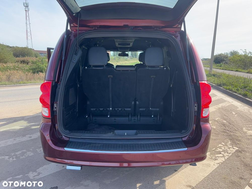 Dodge Grand Caravan 3.6 R/T - 33