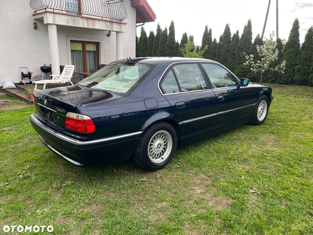BMW Seria 7 740i - 5