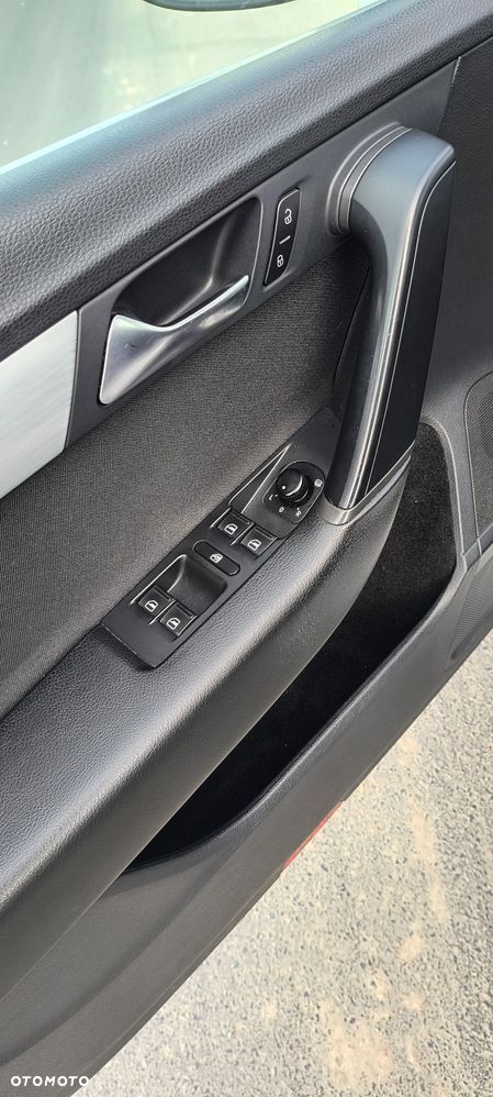 Volkswagen Passat - 12