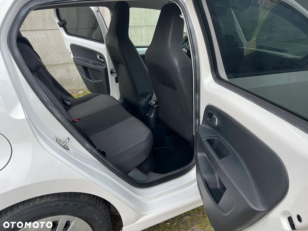 Volkswagen up! (BlueMotion Technology) move - 27