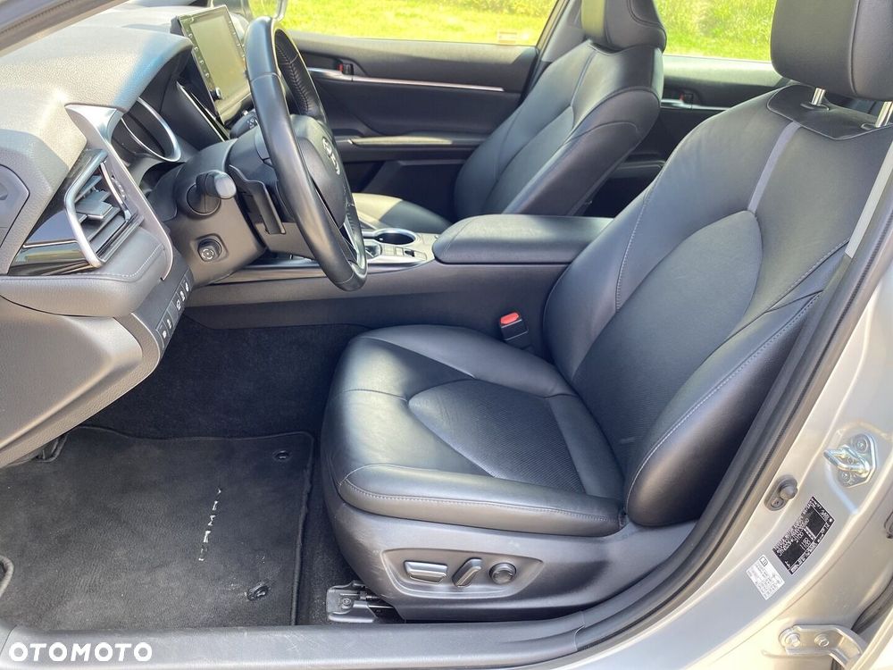 Toyota Camry 2.5 Hybrid Executive CVT - 20