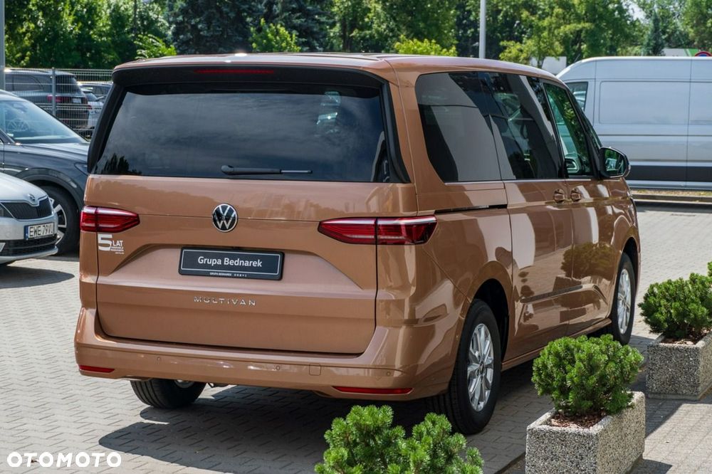 Volkswagen Multivan - 9