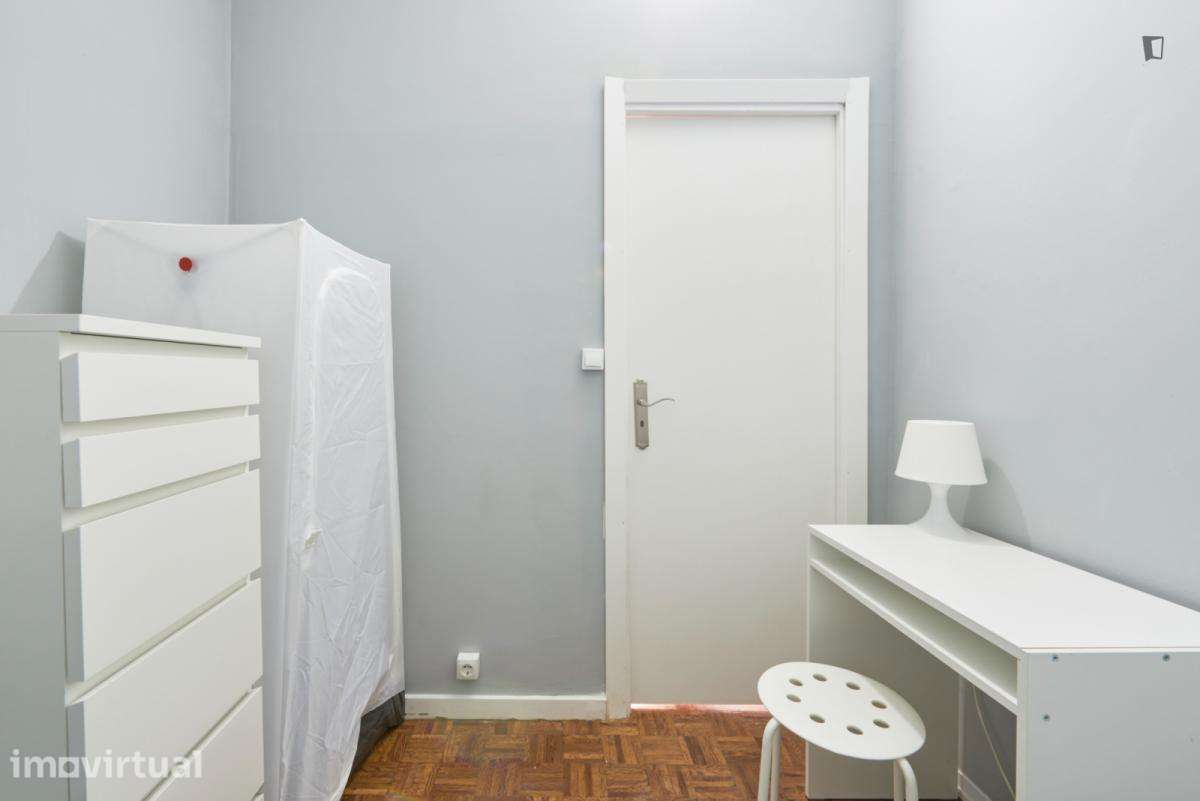 Quarto - localizado em Benfica Lisbon - Grande imagem: 5/22