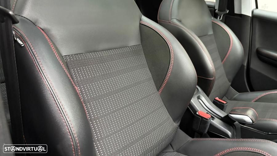 Peugeot 2008 1.2 PureTech GT Line - 28