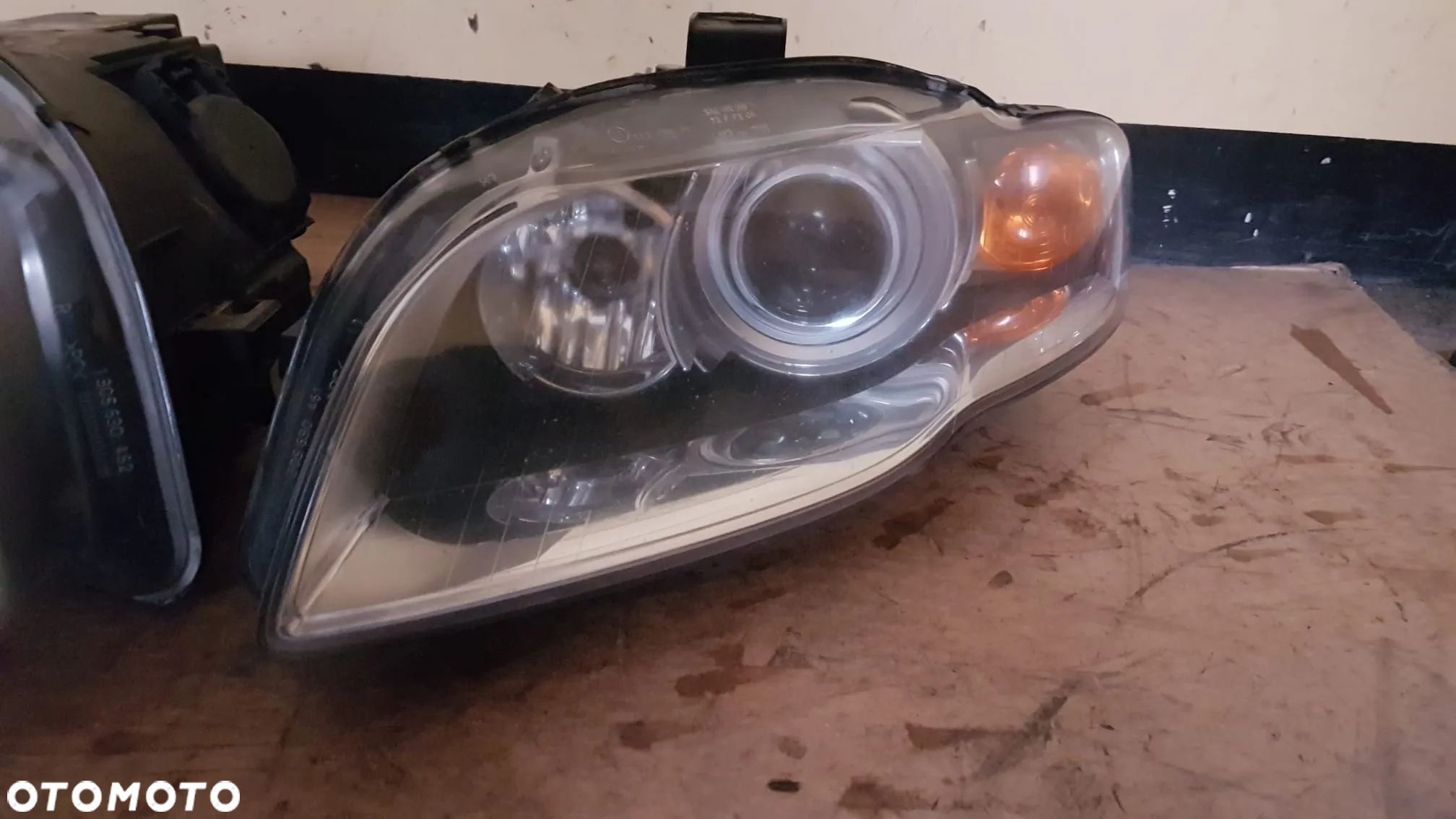 LAMPA LAMPY XENON BIXENON LEWA PRZÓD AUDI A4 B7 8E0941004AM 8E0941003AM - 1