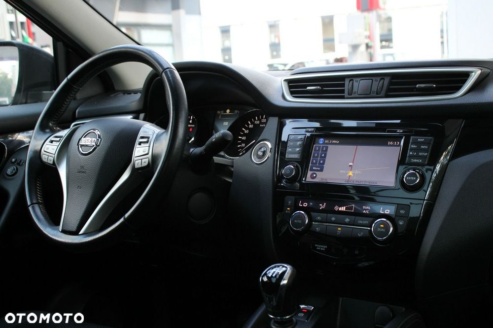 Nissan Qashqai 1.6 DIG-T N-Connecta - 24