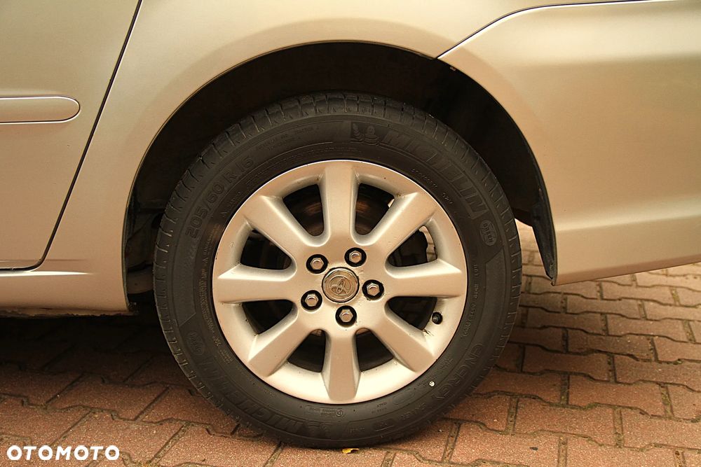 Toyota Avensis Verso D-4D Sol - 19