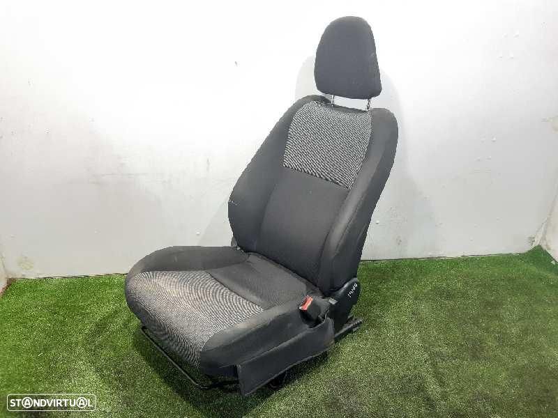 BANCO FRENTE DIREITO TOYOTA YARIS - 1