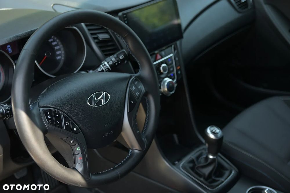 Hyundai i30 blue 1.6 GDI Passion - 26