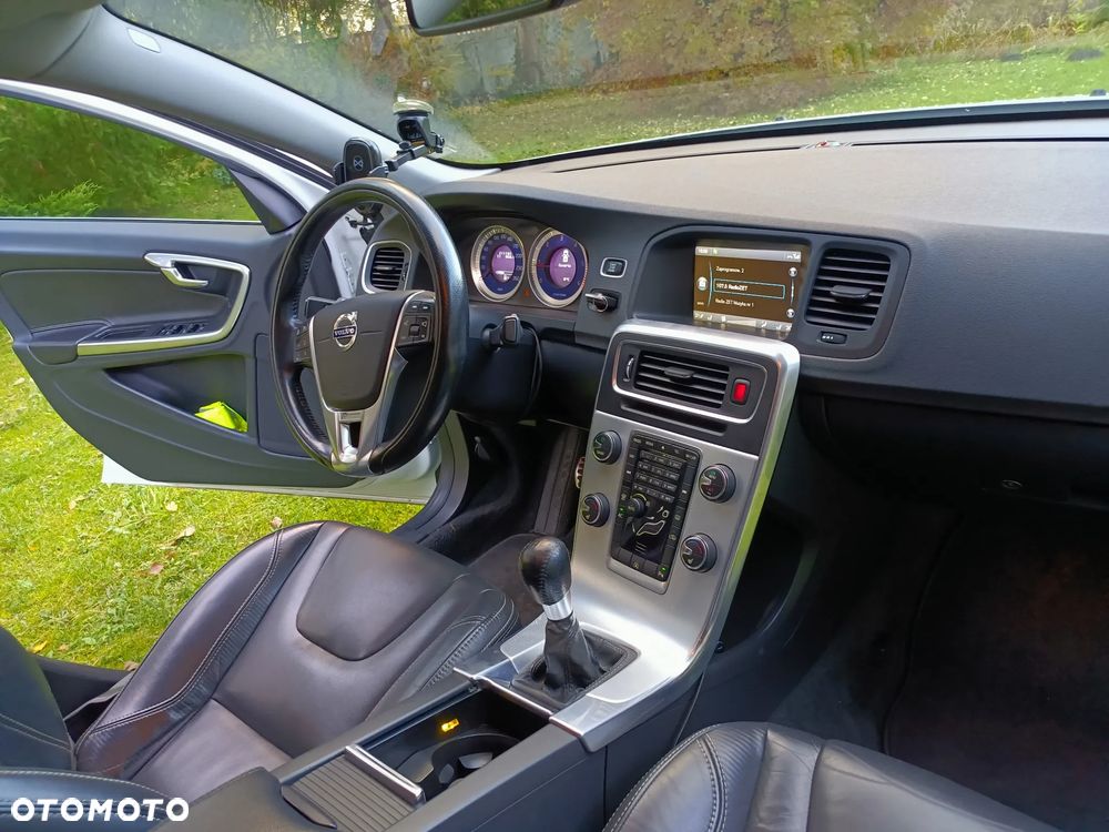 Volvo S60 D4 R-Design - 12