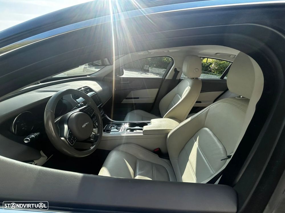 Jaguar XE 20d Aut. Prestige - 59