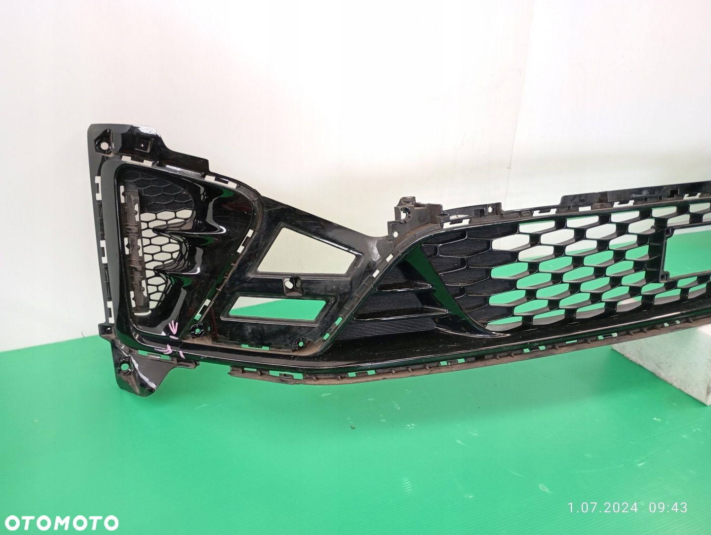 KRATKA ATRAPA ZDERZAKA ŚRODKOWA KIA CEED3 III GT LINE 86561-J7910 - 2