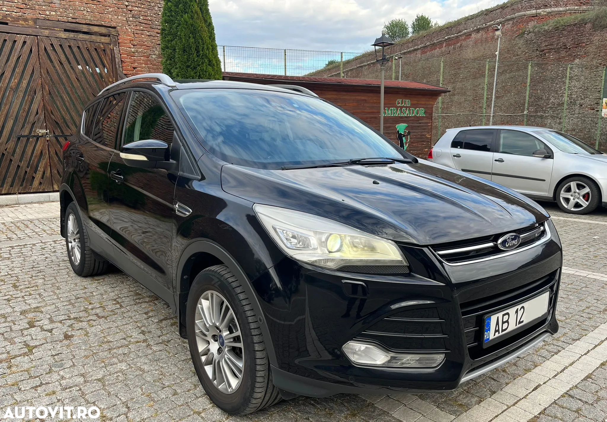 Ford Kuga 2.0 TDCi 4WD Titanium - 1