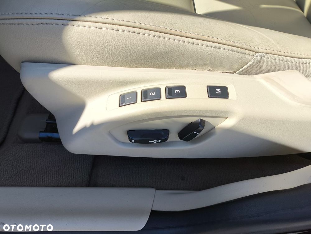 Volvo XC 60 D4 AWD Geartronic Summum - 30