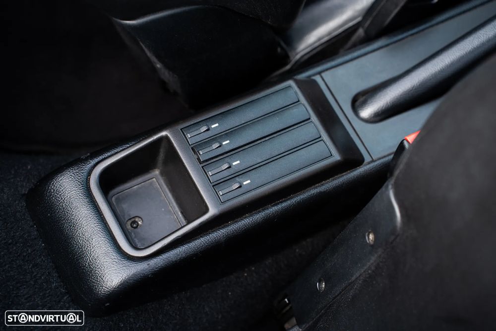 Porsche 911 (993) Cabriolet 3.6 Carrera 4 - 41