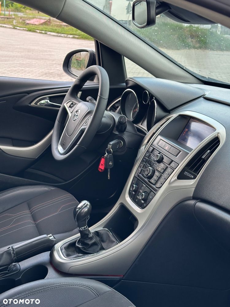Opel Astra 1.4 T Cosmo - 34
