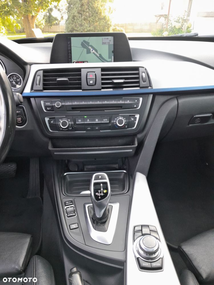 BMW Seria 3 325d Sport-Aut Sport Line - 8