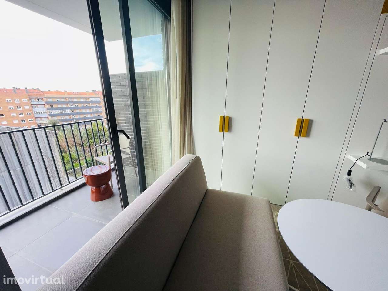 Excelente T0 totalmente equipado e mobilado - Grande imagem: 5/18