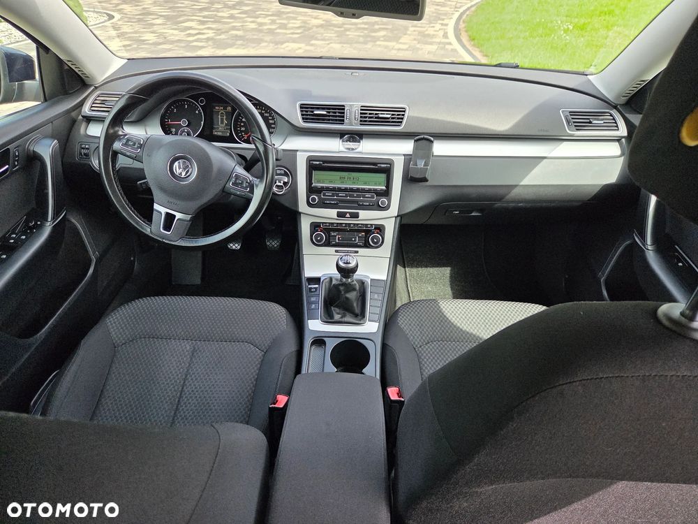 Volkswagen Passat 2.0 Blue TDI SCR Comfortline - 27