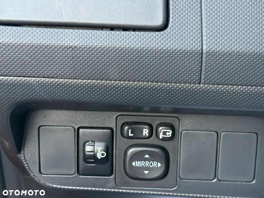 Toyota Auris 1.33 VVT-i Active - 10