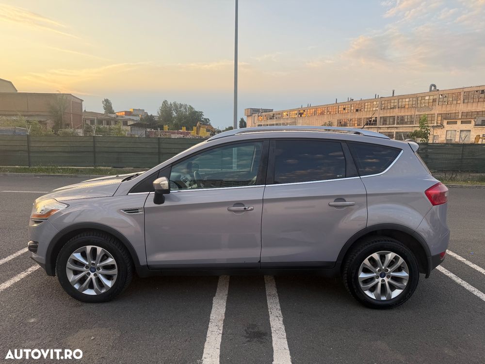 Ford Kuga 2.0 TDCi 4WD Powershift Titanium - 6