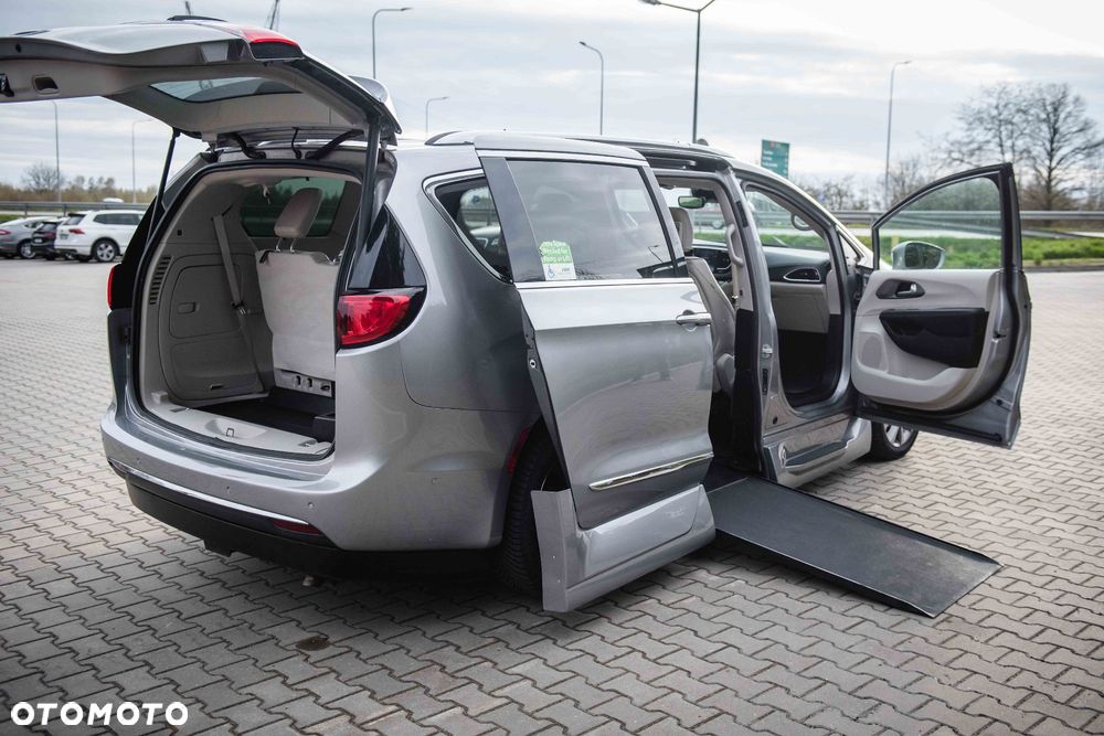 Chrysler Pacifica - 15