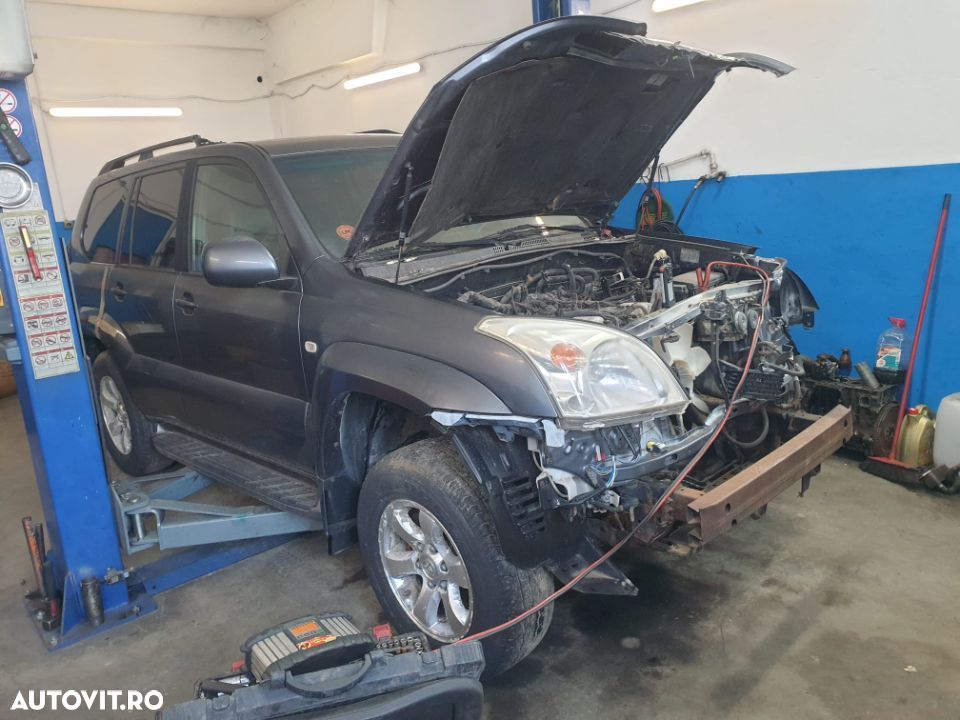 Toyota Land Cruiser J120 capota motor haion orice se vede in poze - 1